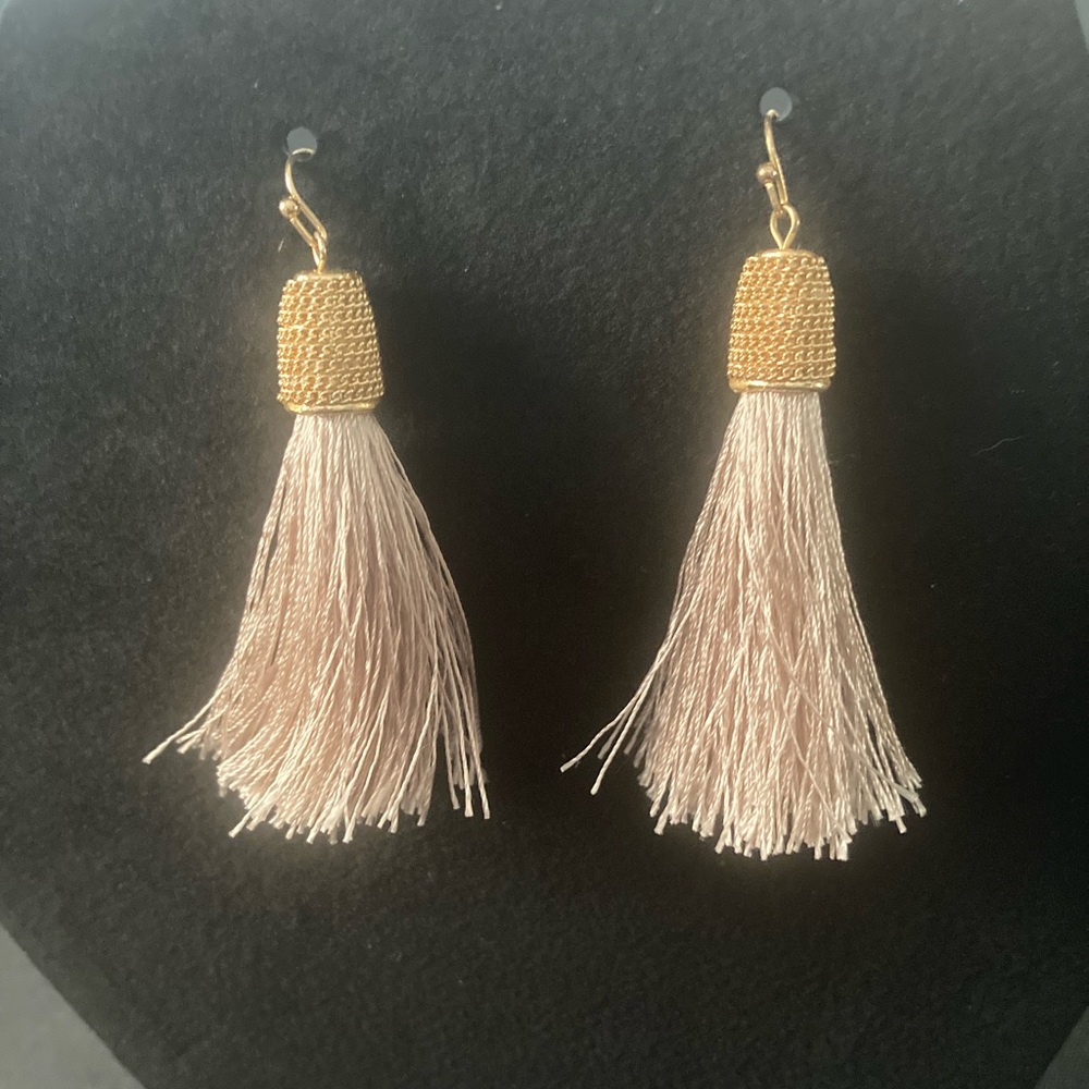 Light pink/purple fringe earring